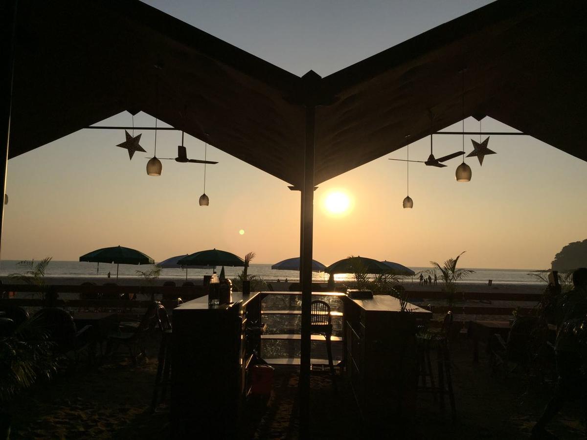 Anantra Sea View Resort Агонда Екстериор снимка
